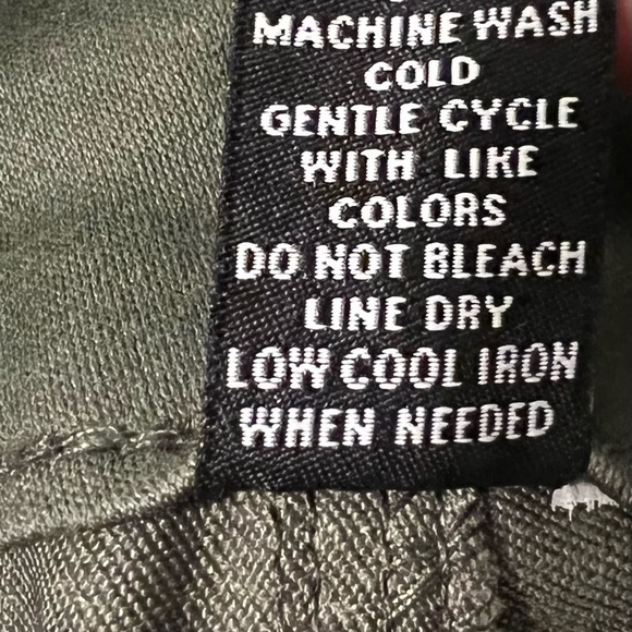 Refuge Jeans Women Size 2 Mid Rise Skinny Green Denim Three Front Buttons - Picture 10 of 11